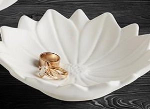 Ceramic Daisy Tray