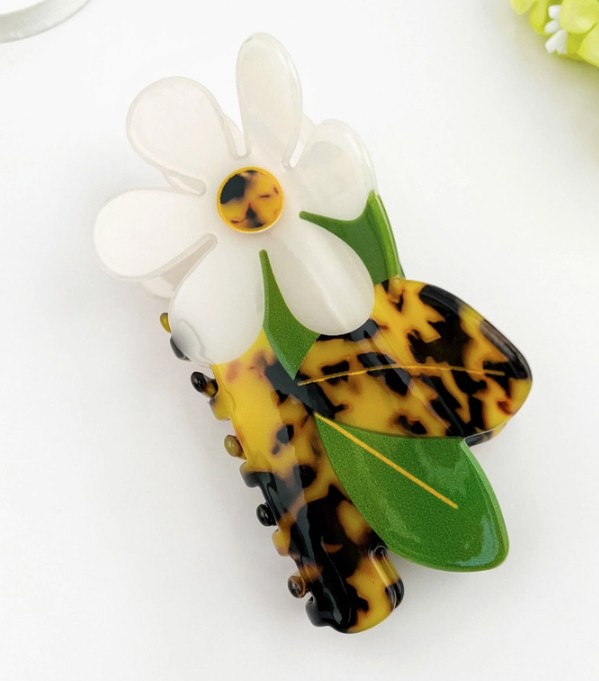 Daisy Floral Hair Claw Clip